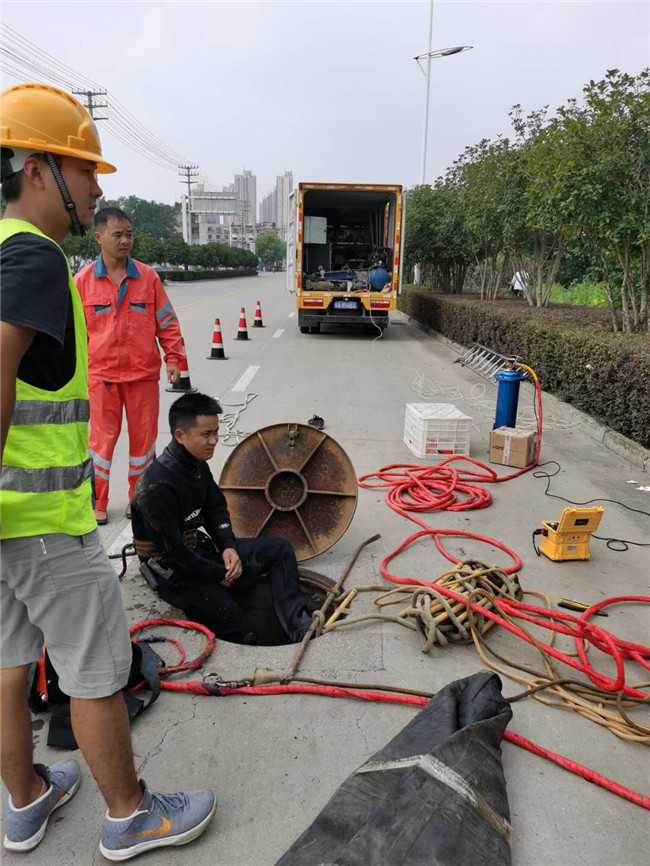 新华镇翻衬法管道修复技术主要工序